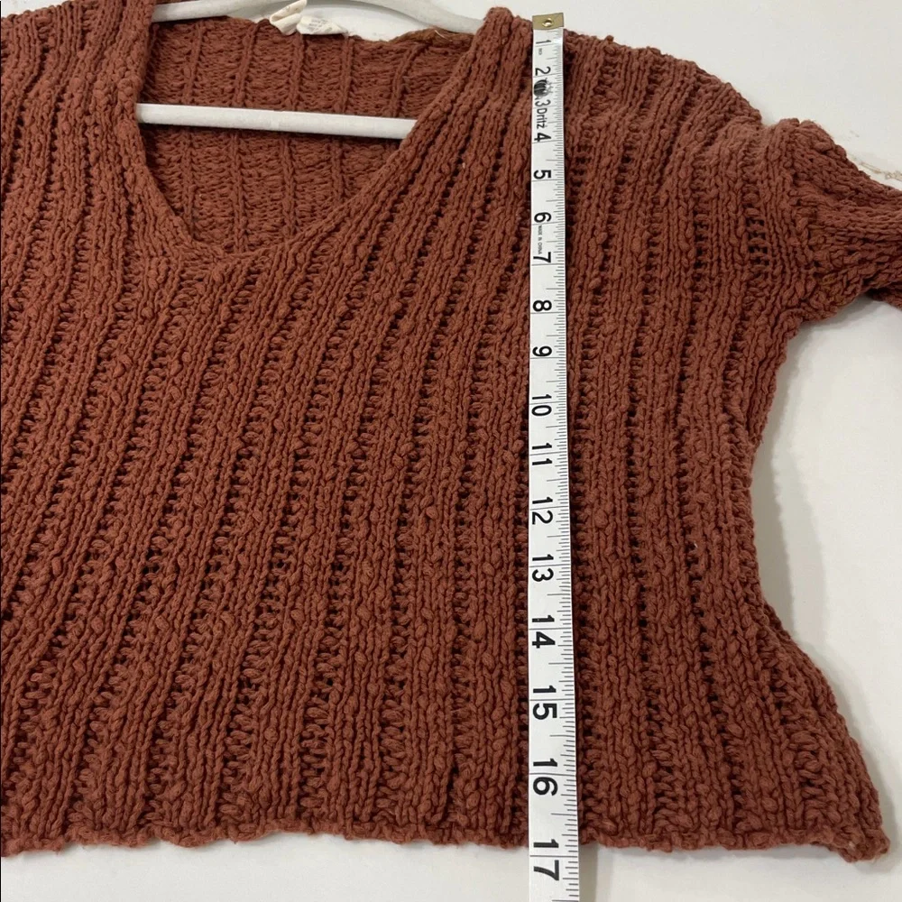 Sky and Sparrow V-Neck Sweater in Warm Brown | XS